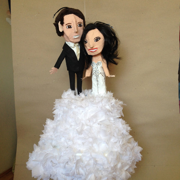bride and groom wedding cake pinata